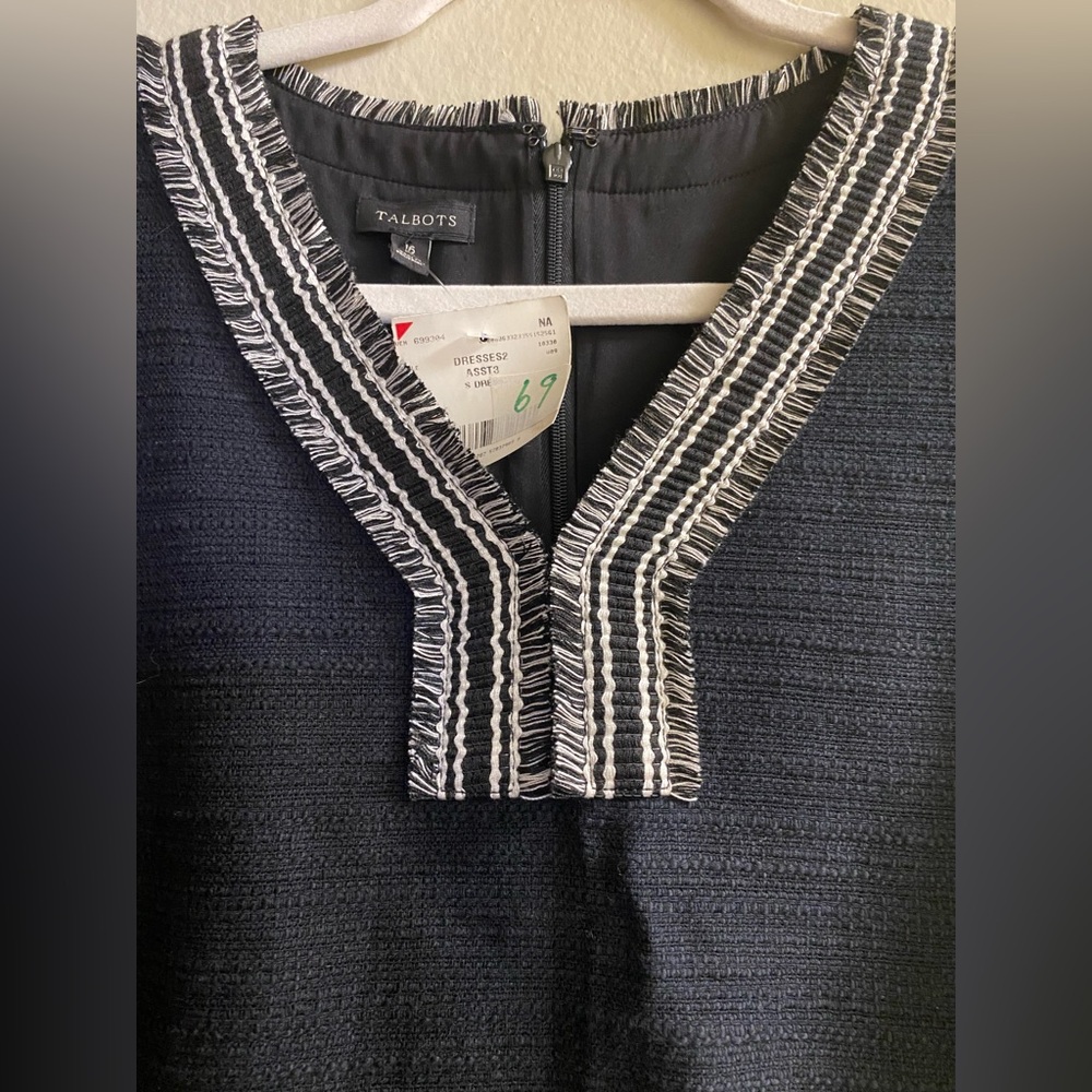 Talbots Black Textured Dress
NWT
Women’s XL
PTP-21.5
L-40.5
*Marked Down - Picture 4 of 6